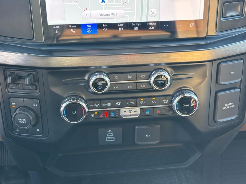 Ford Super Duty F-350 SRW Vehicle Full-screen Gallery Image 23