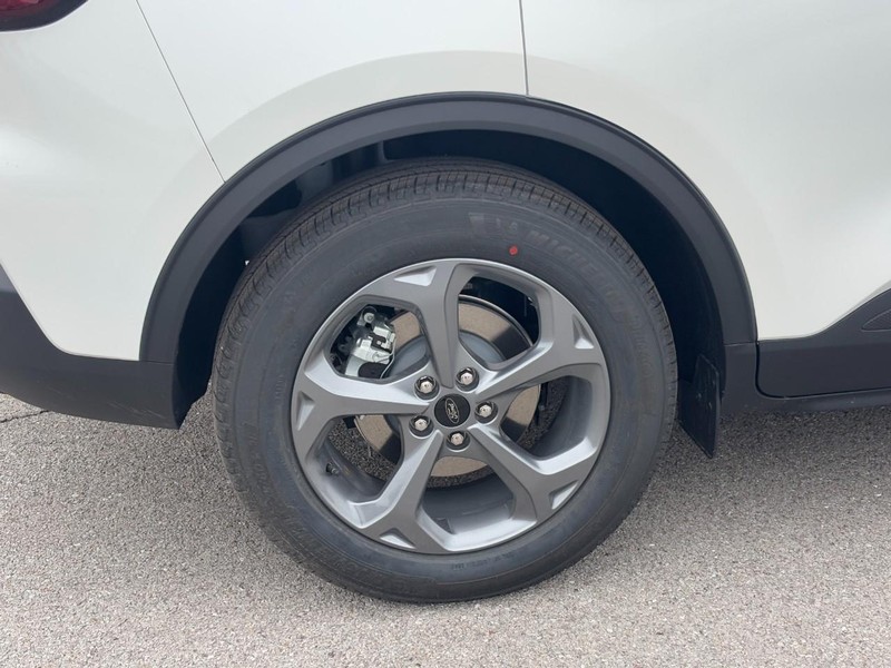 Ford Escape Vehicle Full-screen Gallery Image 4