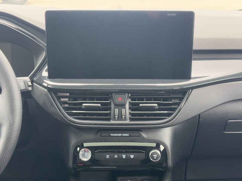 Ford Escape Vehicle Full-screen Gallery Image 8