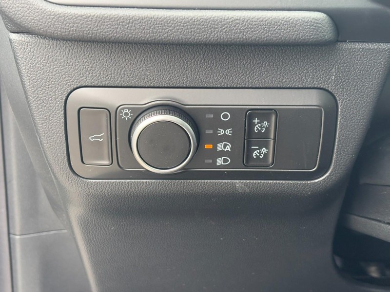 Ford Escape Vehicle Full-screen Gallery Image 10