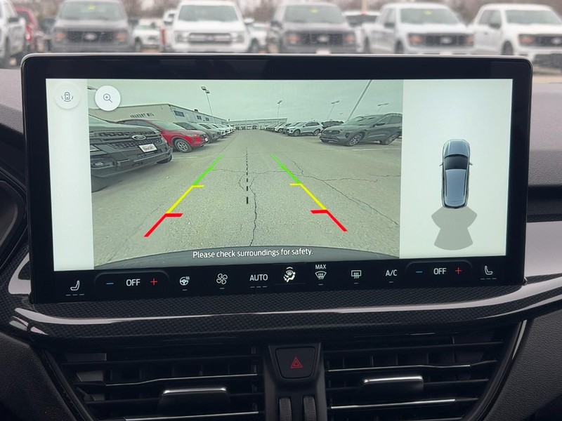 Ford Escape Vehicle Full-screen Gallery Image 15