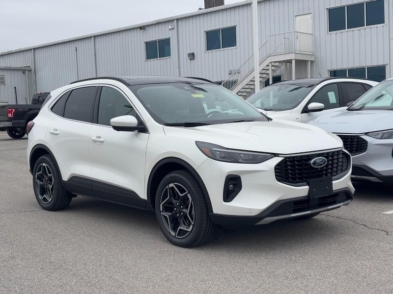 Ford Escape Vehicle Full-screen Gallery Image 2