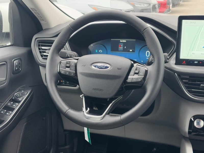 Ford Escape Vehicle Full-screen Gallery Image 7