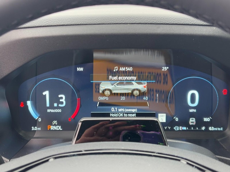 Ford Explorer Vehicle Full-screen Gallery Image 14