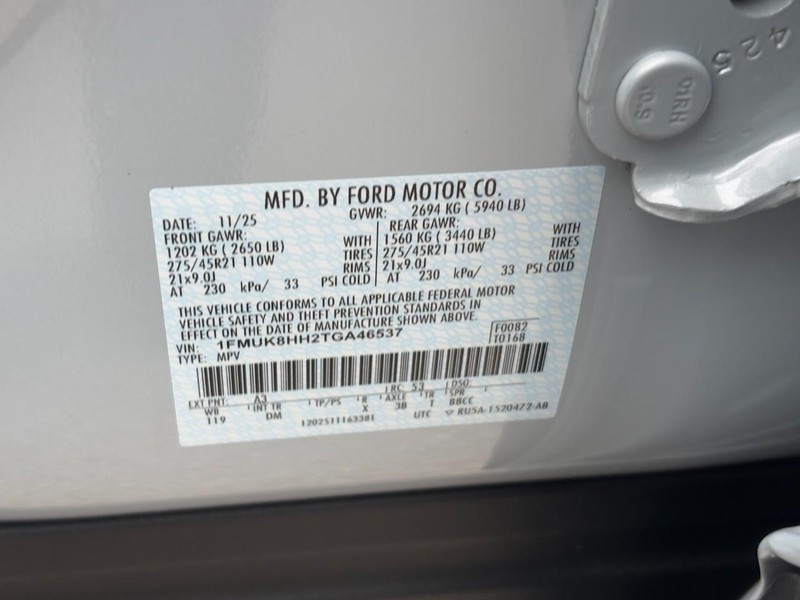 Ford Explorer Vehicle Full-screen Gallery Image 20