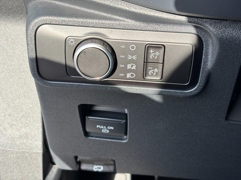 Ford Bronco Vehicle Full-screen Gallery Image 11