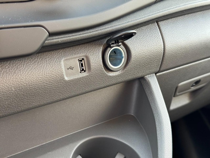 Ford Transit Cargo Van Vehicle Full-screen Gallery Image 15