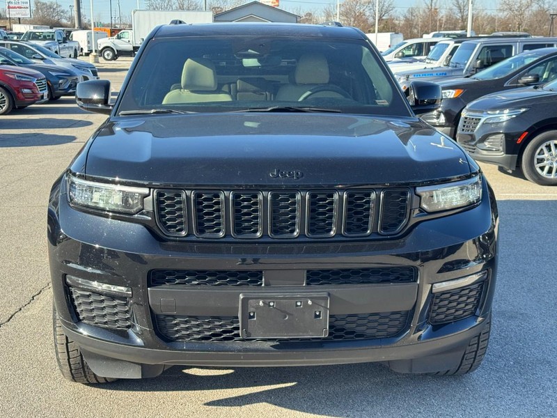 Jeep Grand Cherokee L Vehicle Full-screen Gallery Image 9