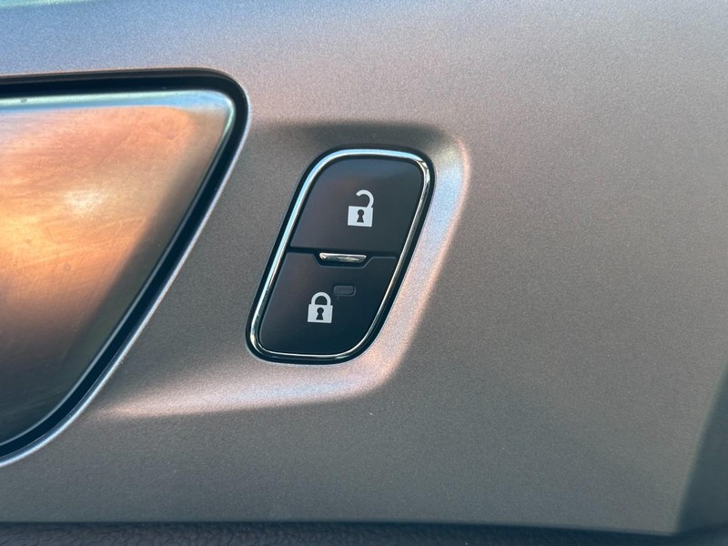 Ford Ranger Vehicle Full-screen Gallery Image 25