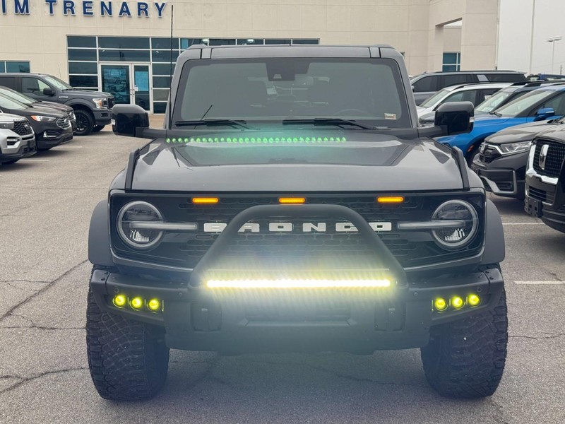 Ford Bronco Vehicle Full-screen Gallery Image 09