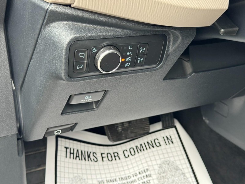 Ford Bronco Vehicle Full-screen Gallery Image 13