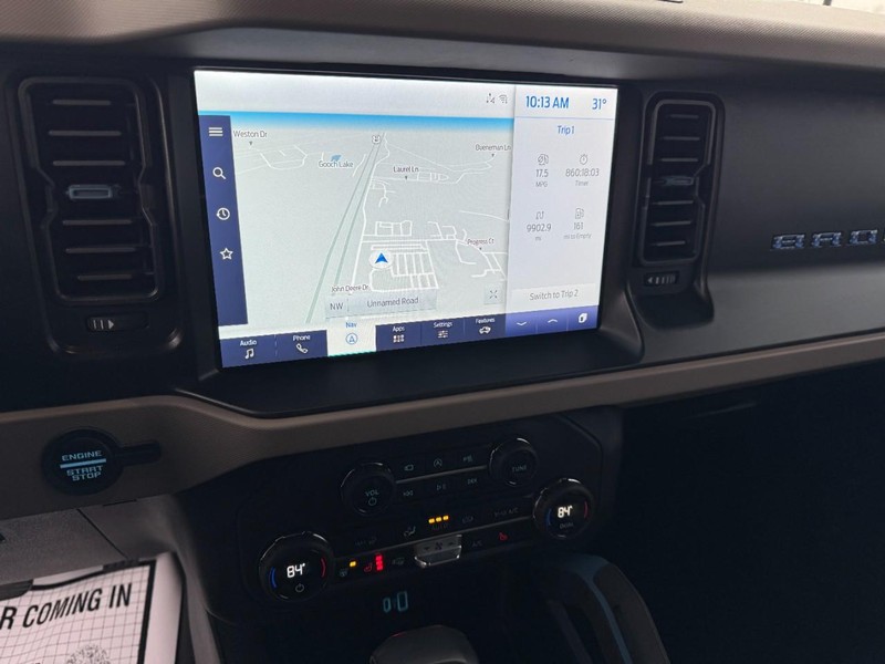 Ford Bronco Vehicle Full-screen Gallery Image 15