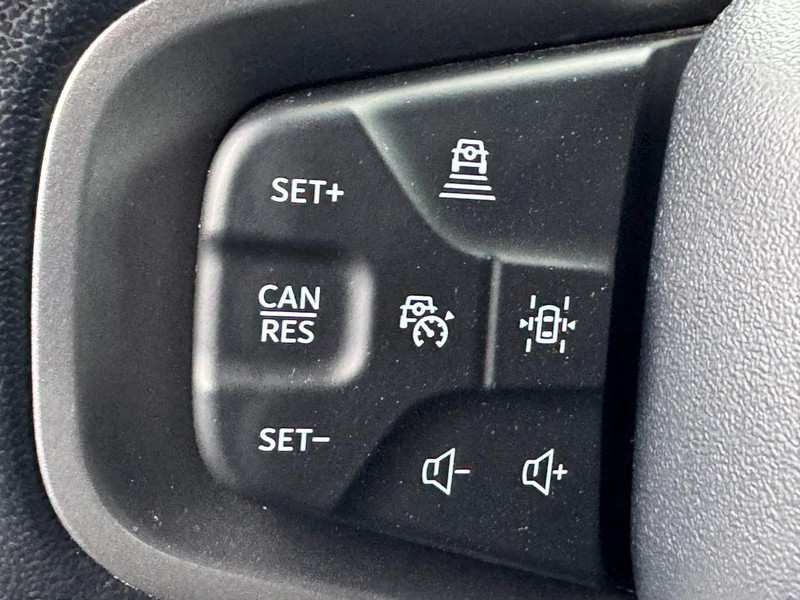 Ford Bronco Vehicle Full-screen Gallery Image 19