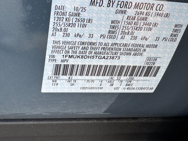 Ford Explorer Vehicle Full-screen Gallery Image 17