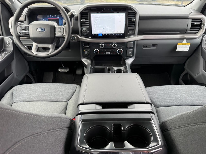 Ford F-150 Vehicle Full-screen Gallery Image 7