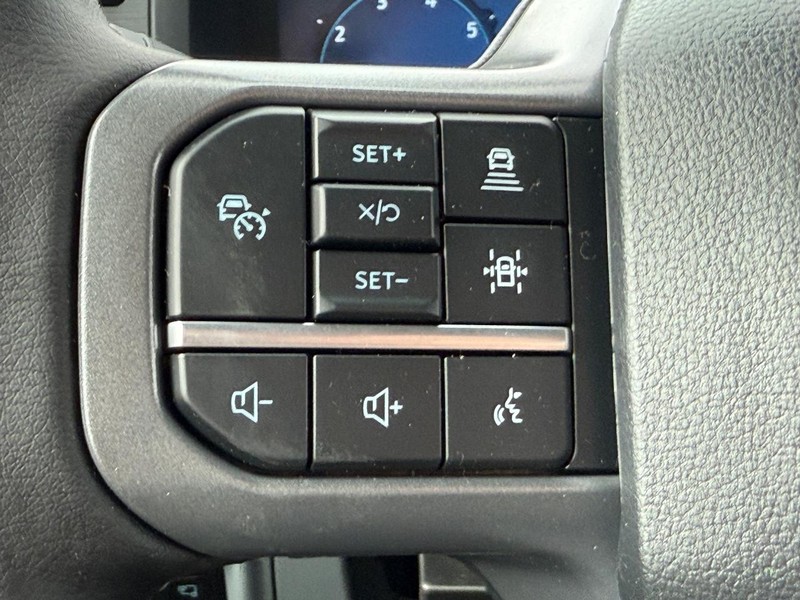 Ford F-150 Vehicle Full-screen Gallery Image 9