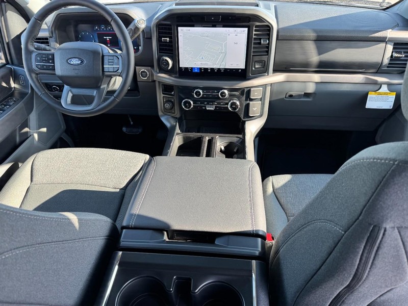 Ford F-150 Vehicle Full-screen Gallery Image 7