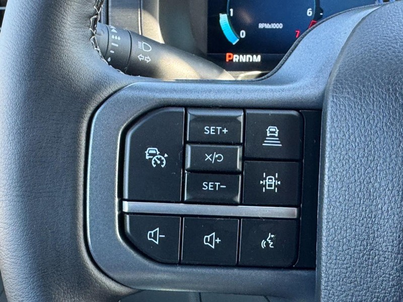 Ford F-150 Vehicle Full-screen Gallery Image 15