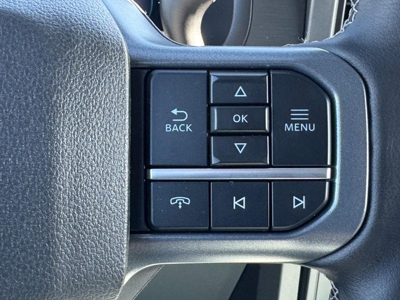 Ford F-150 Vehicle Full-screen Gallery Image 16