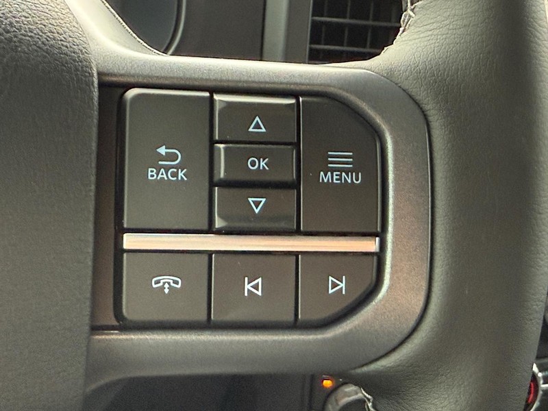 Ford Super Duty F-250 SRW Vehicle Full-screen Gallery Image 11