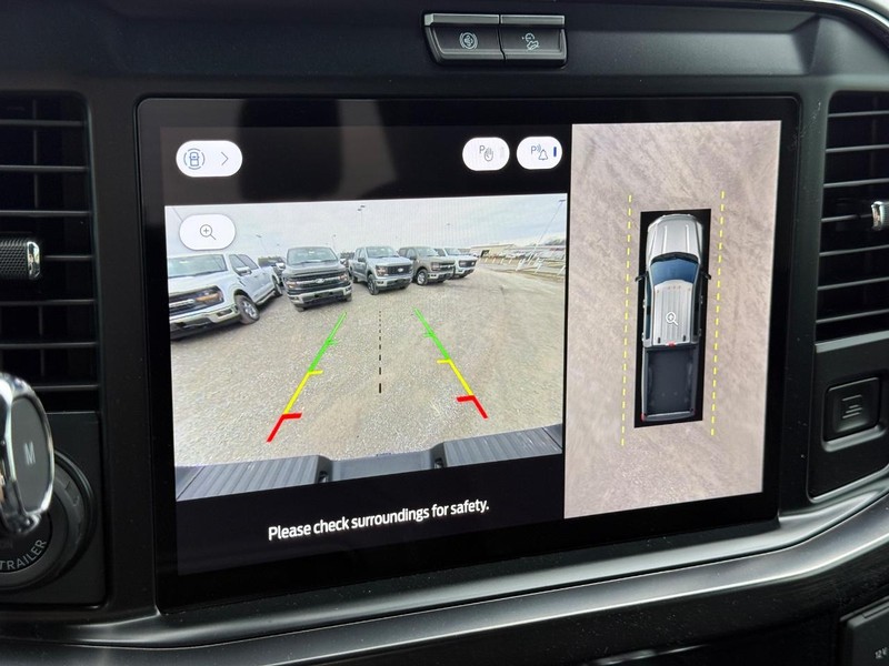 Ford Super Duty F-250 SRW Vehicle Full-screen Gallery Image 14