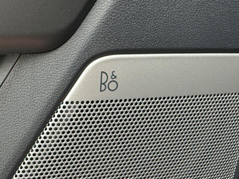 Ford Super Duty F-250 SRW Vehicle Full-screen Gallery Image 20