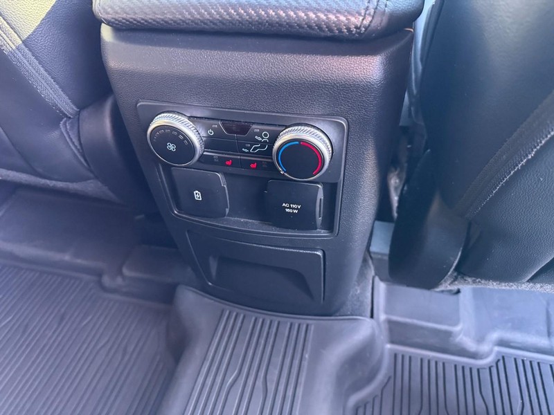 Ford Explorer Vehicle Image 16