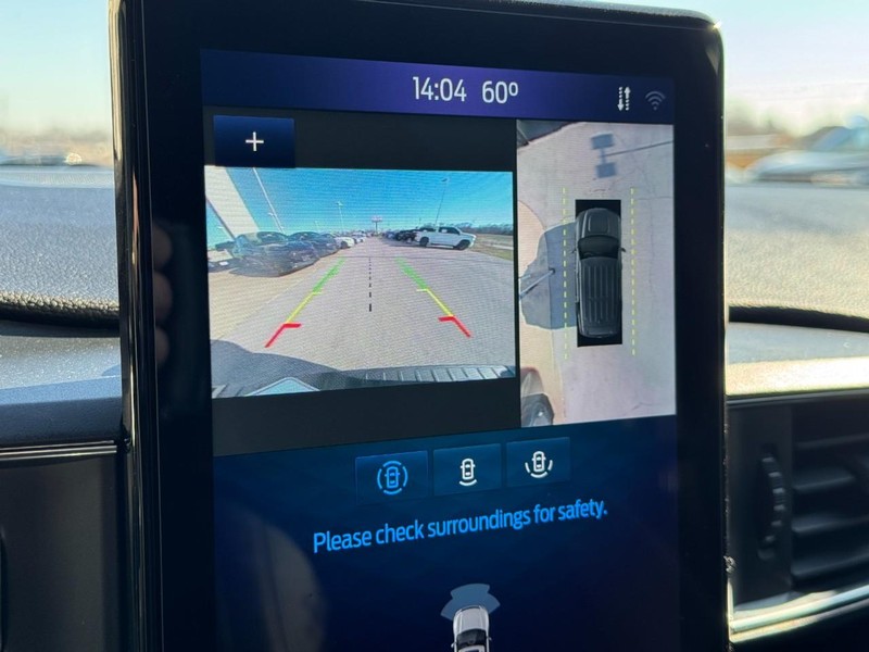 Ford Explorer Vehicle Image 23