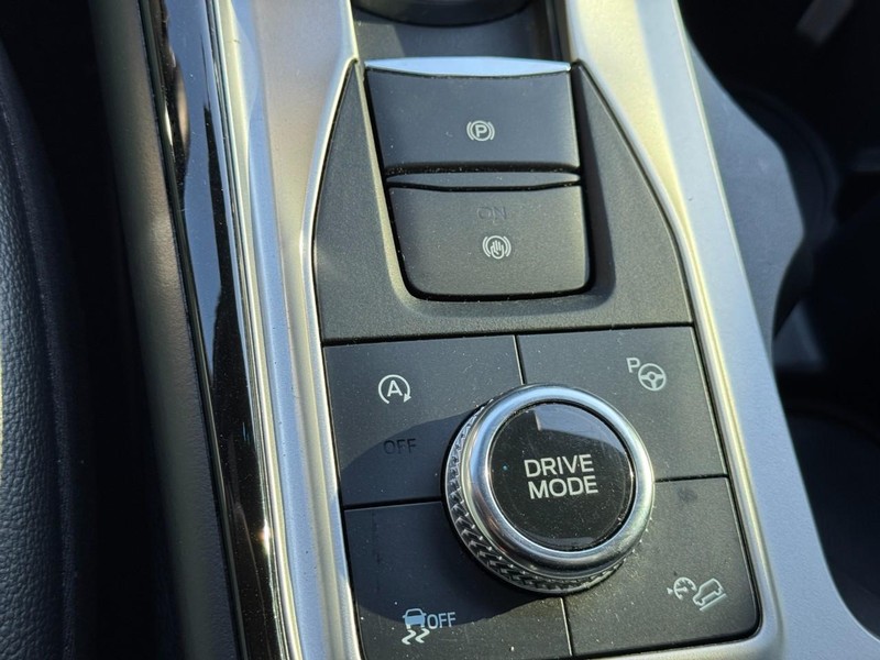 Ford Explorer Vehicle Image 25