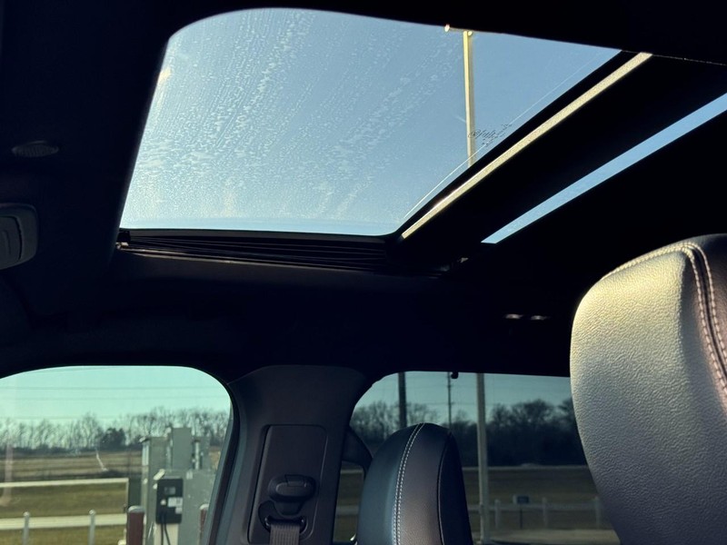 Ford Explorer Vehicle Image 27