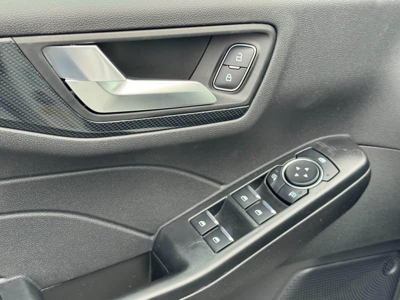 Ford Escape Vehicle Image 10