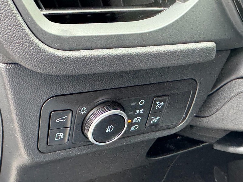 Ford Escape Vehicle Image 11