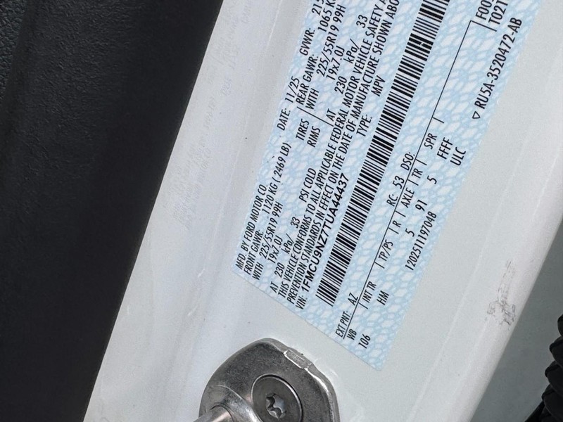 Ford Escape Vehicle Image 17