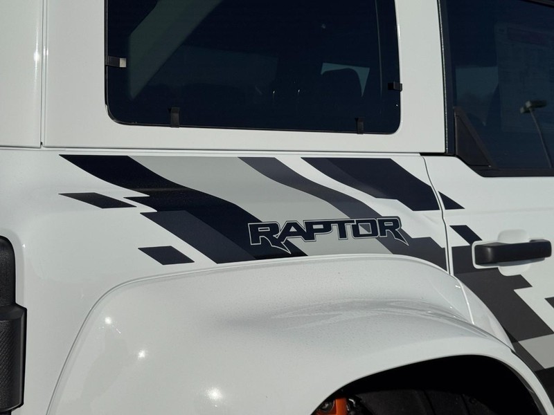 Ford Bronco Vehicle Image 04