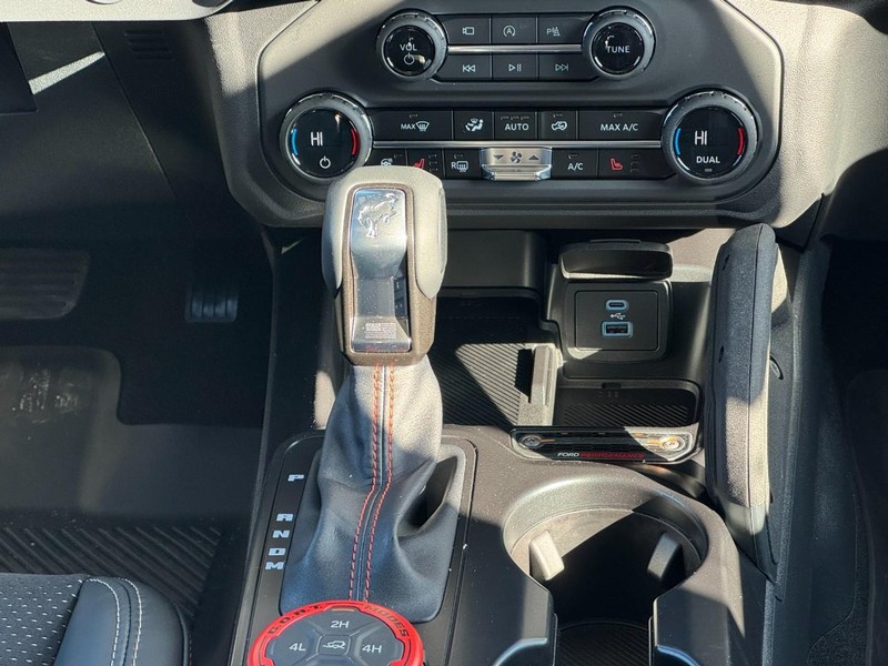 Ford Bronco Vehicle Image 10