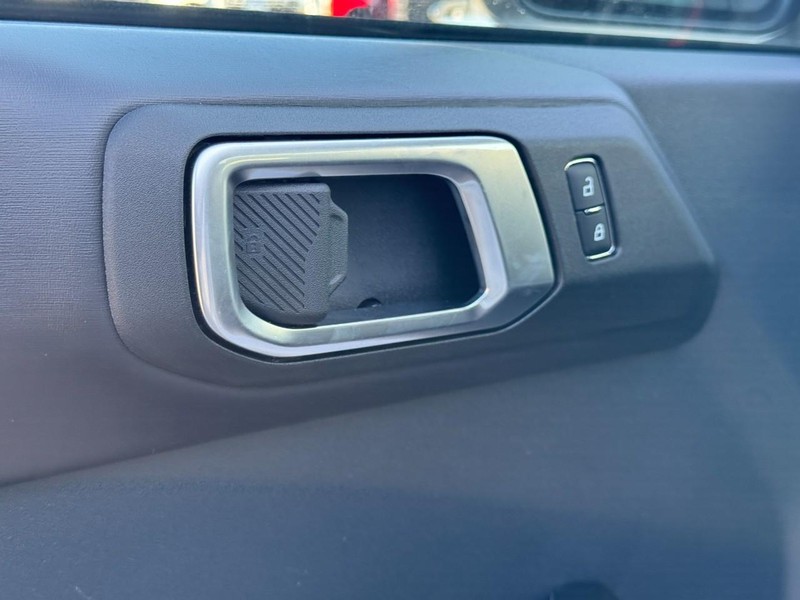 Ford Bronco Vehicle Image 12