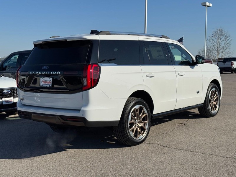 Ford Expedition Vehicle Image 03