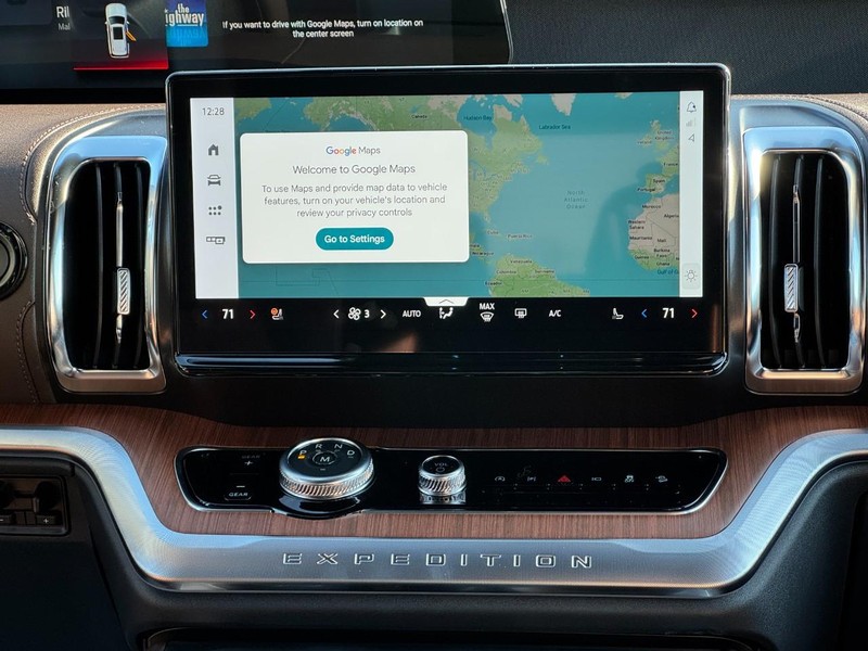 Ford Expedition Vehicle Image 09