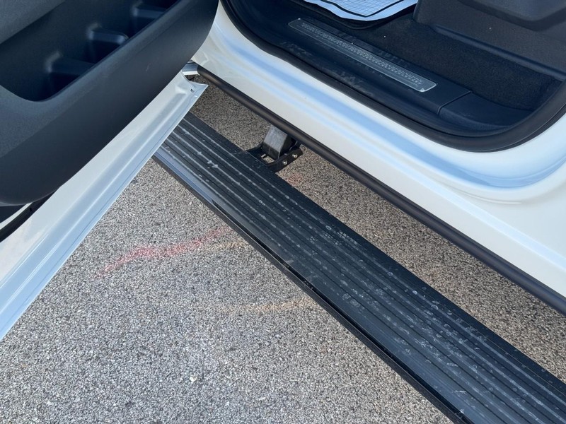 Ford Expedition Vehicle Image 11