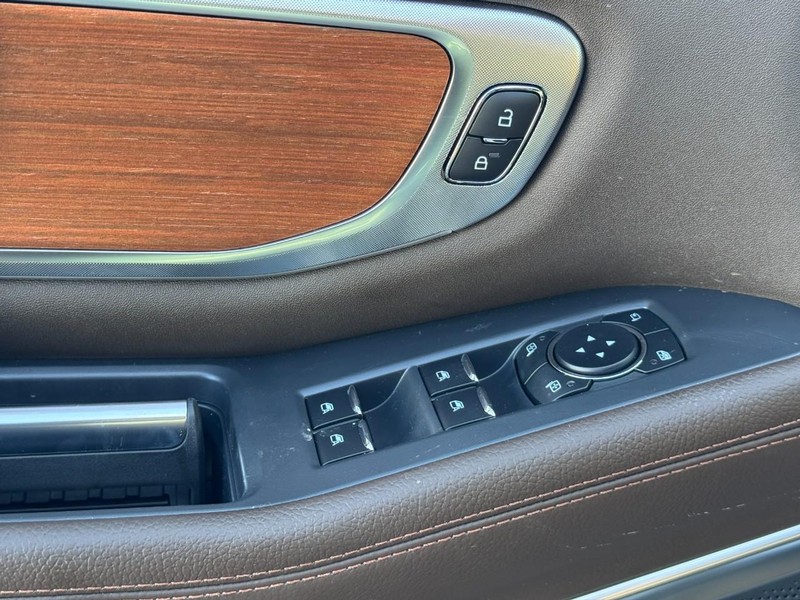 Ford Expedition Vehicle Image 12