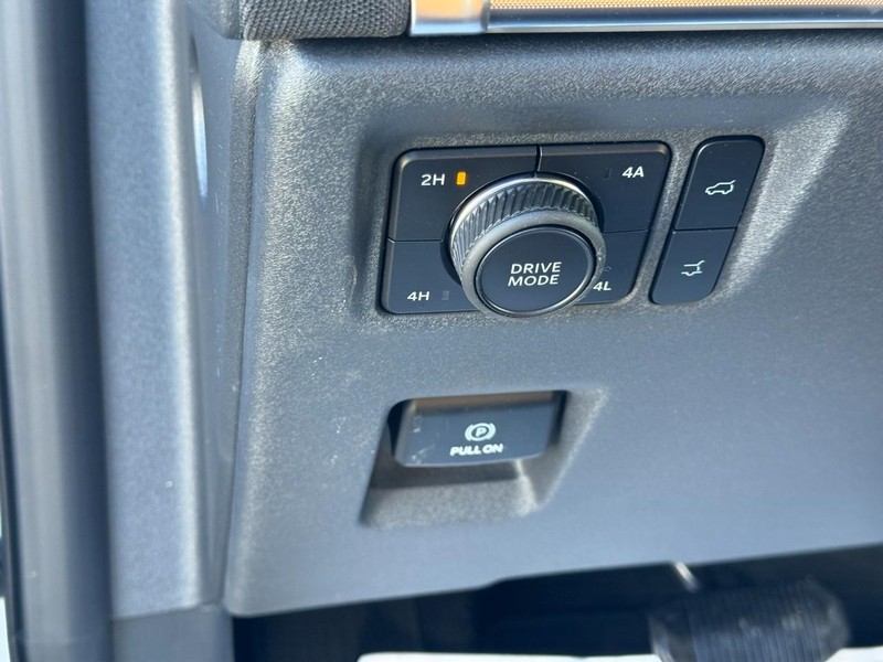 Ford Expedition Vehicle Image 13