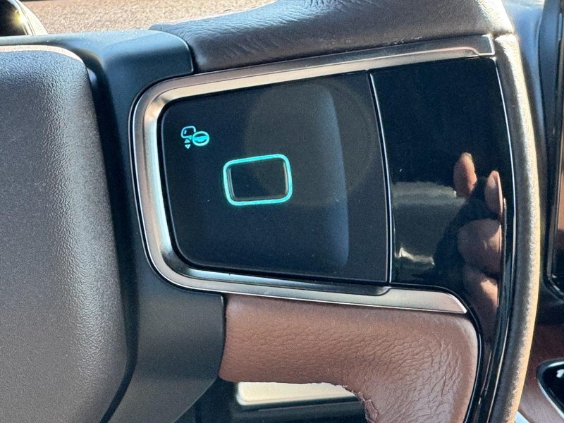 Ford Expedition Vehicle Image 15