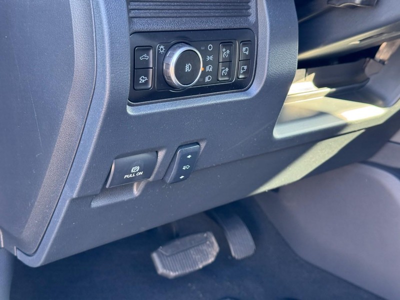 Ford Super Duty F-250 SRW Vehicle Image 14