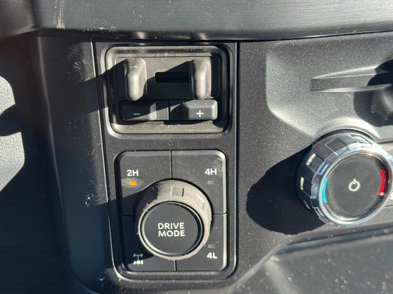 Ford Super Duty F-250 SRW Vehicle Image 17