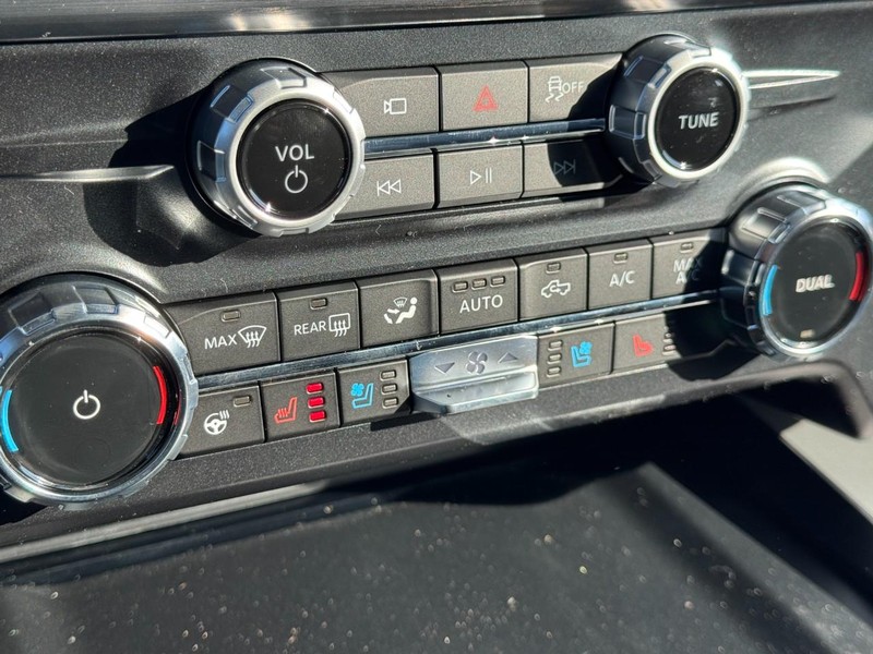 Ford Super Duty F-250 SRW Vehicle Image 18