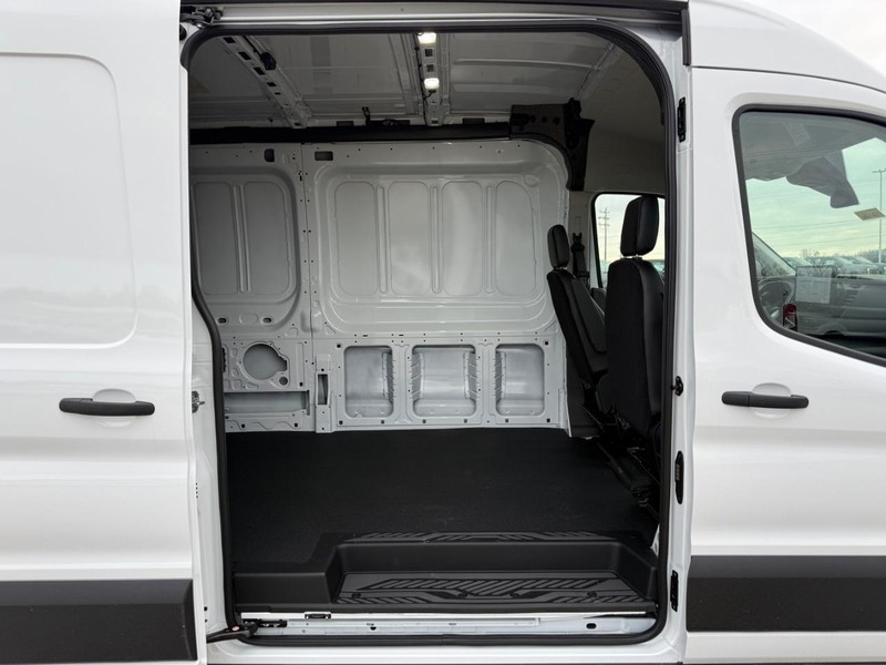 Ford Transit Cargo Van Vehicle Image 06