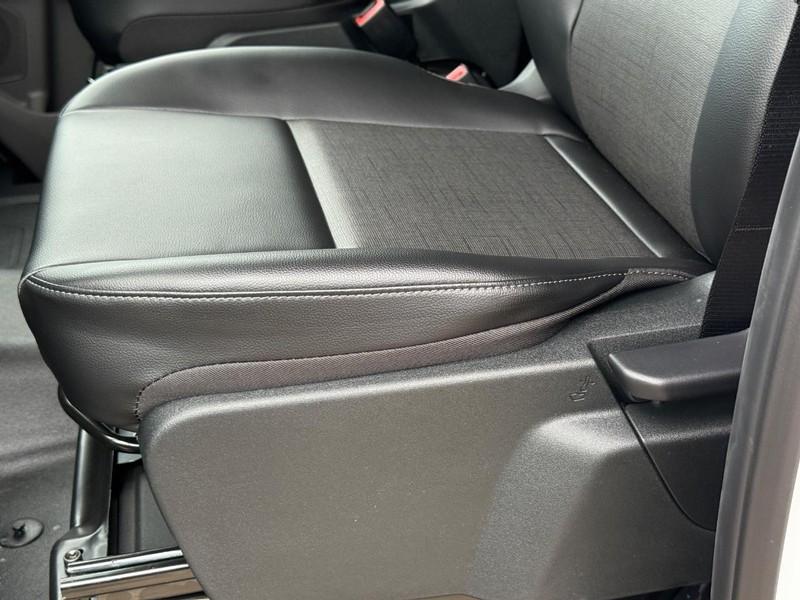 Ford Transit Cargo Van Vehicle Full-screen Gallery Image 18