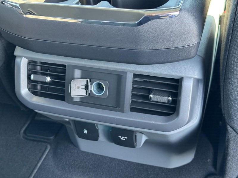 Ford F-150 Vehicle Image 11