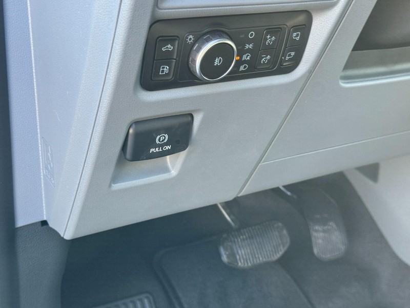 Ford F-150 Vehicle Image 14