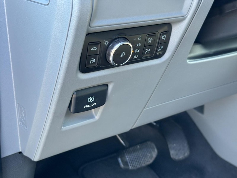 Ford F-150 Vehicle Image 12